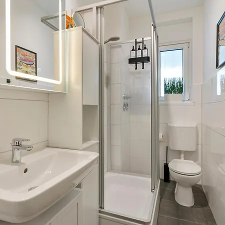 Rock Trifft Ruhrpott By Cordis Sky Fuer Bis Zu 3 Personen 5 Minuten Zur Messe Oder Hauptbahnhof Essen