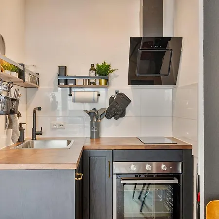 Rock Trifft Ruhrpott By Cordis Sky Fuer Bis Zu 3 Personen 5 Minuten Zur Messe Oder Hauptbahnhof Essen