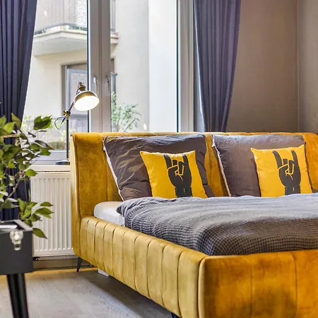 Rock Trifft Ruhrpott By Cordis Sky Fuer Bis Zu 3 Personen 5 Minuten Zur Messe Oder Hauptbahnhof Apartament *