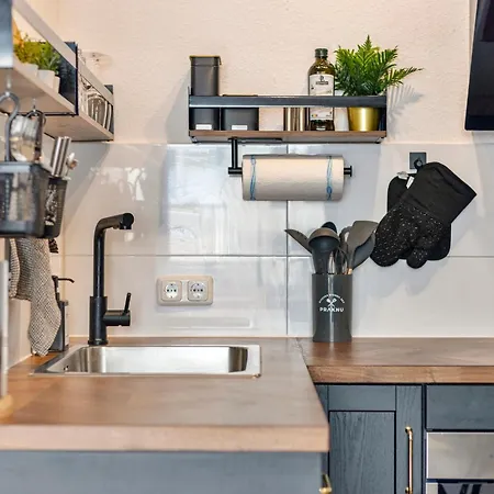 Rock Trifft Ruhrpott By Cordis Sky Fuer Bis Zu 3 Personen 5 Minuten Zur Messe Oder Hauptbahnhof