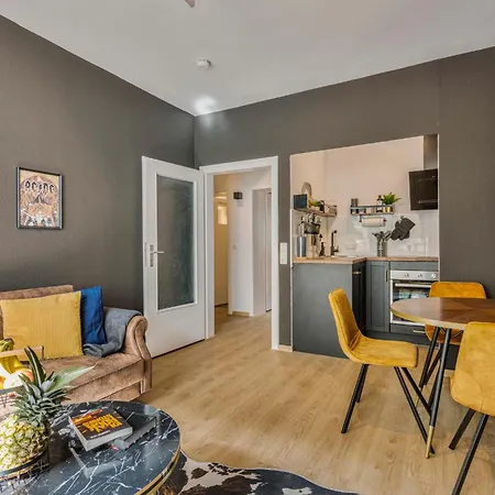 Apartament Rock Trifft Ruhrpott By Cordis Sky Fuer Bis Zu 3 Personen 5 Minuten Zur Messe Oder Hauptbahnhof Essen