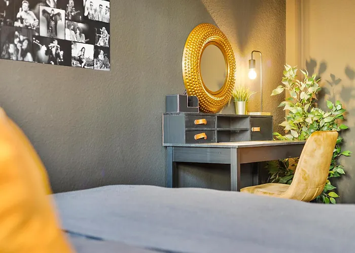 Rock Trifft Ruhrpott By Cordis Sky Fuer Bis Zu 3 Personen 5 Minuten Zur Messe Oder Hauptbahnhof Essen