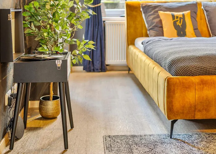 Rock Trifft Ruhrpott By Cordis Sky Fuer Bis Zu 3 Personen 5 Minuten Zur Messe Oder Hauptbahnhof Essen